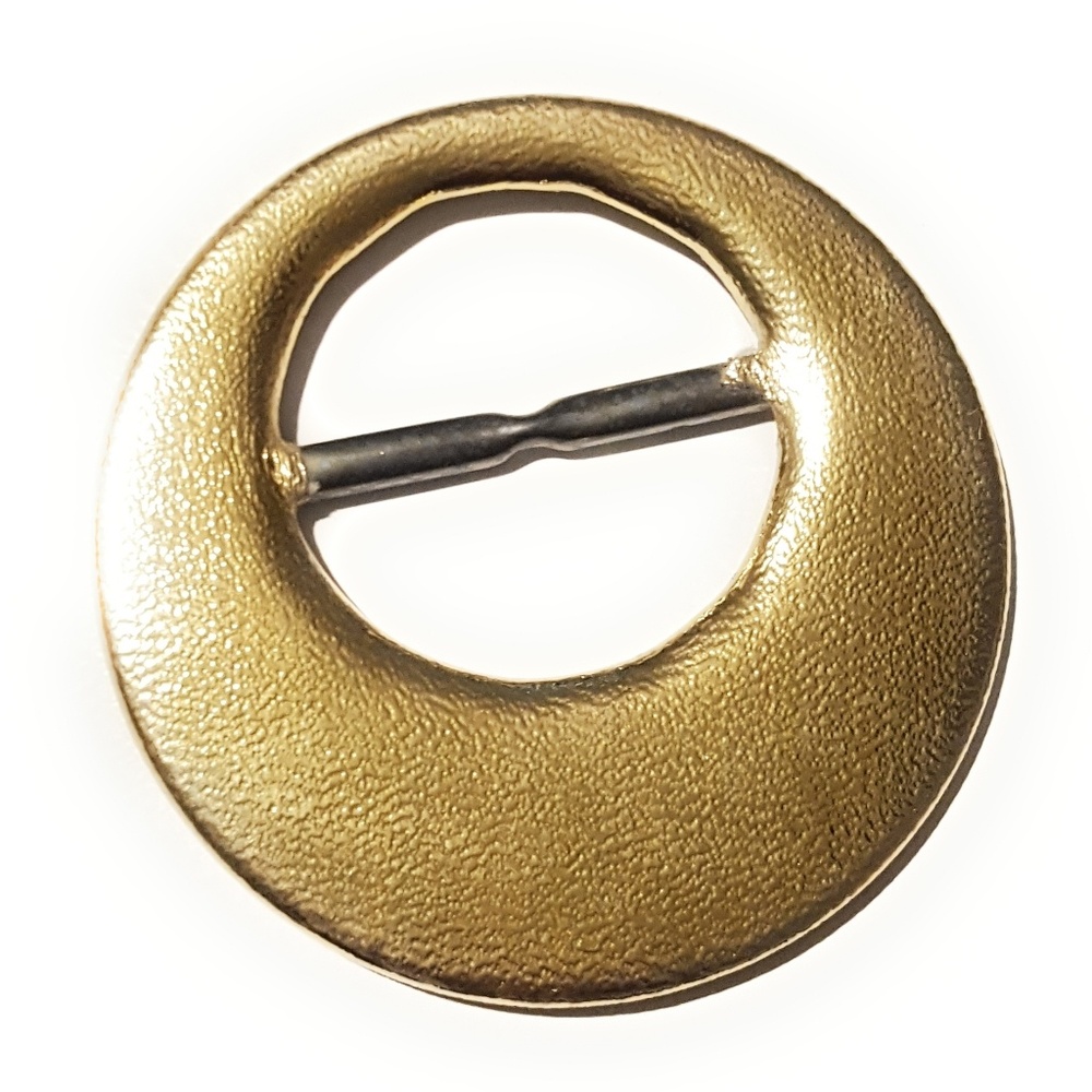 Round T-shirt Synch Buckle